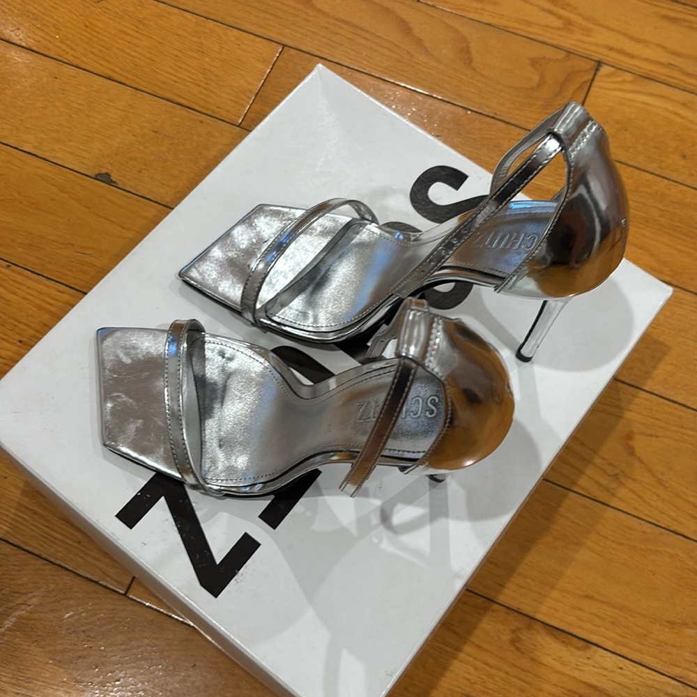 Schutz Jenna Sandal in Prata, Size: 7 - Picture 7 of 11